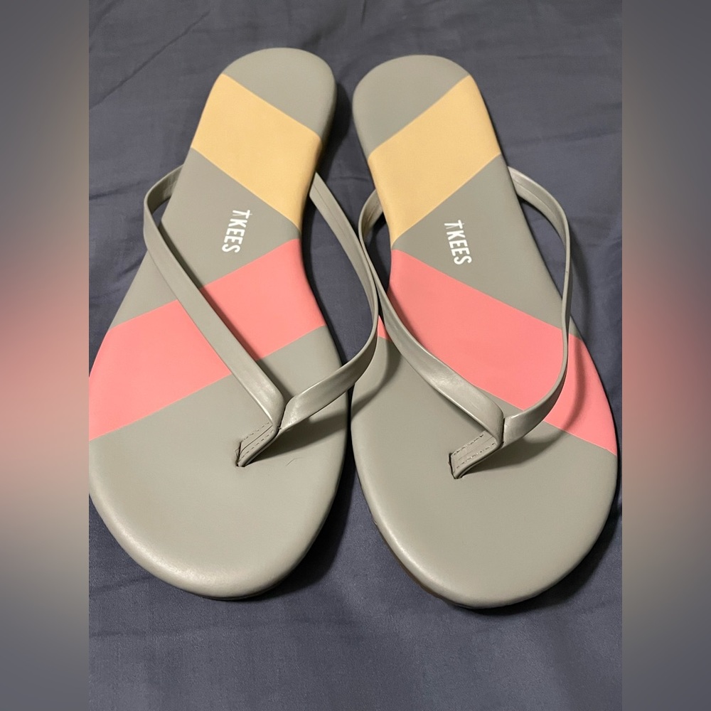 NEW with dust bag (never worn!) Tkees Womens Flip Flops